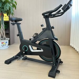 Virtual reality cycling platform