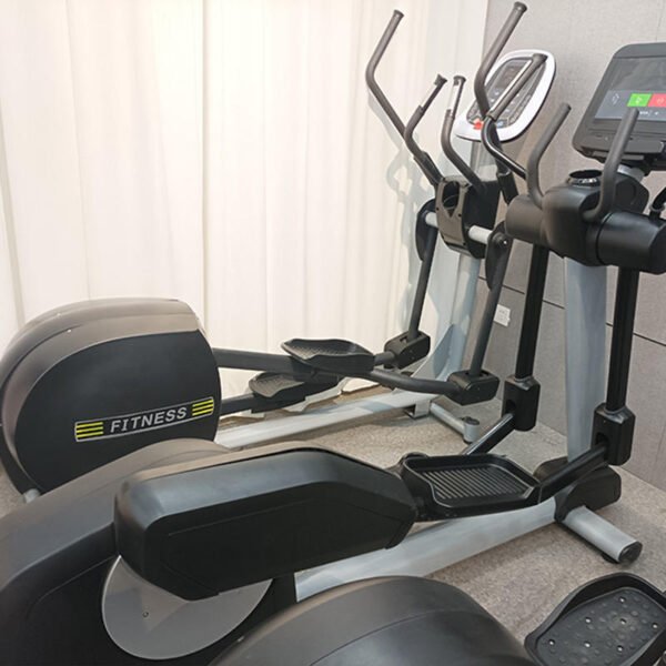 Reliable Multifunctional Indoor Commercial Aerobic Fitness Equipment Home Fitness Machine Aerobic Elliptical Cross Trainer - 图片 3
