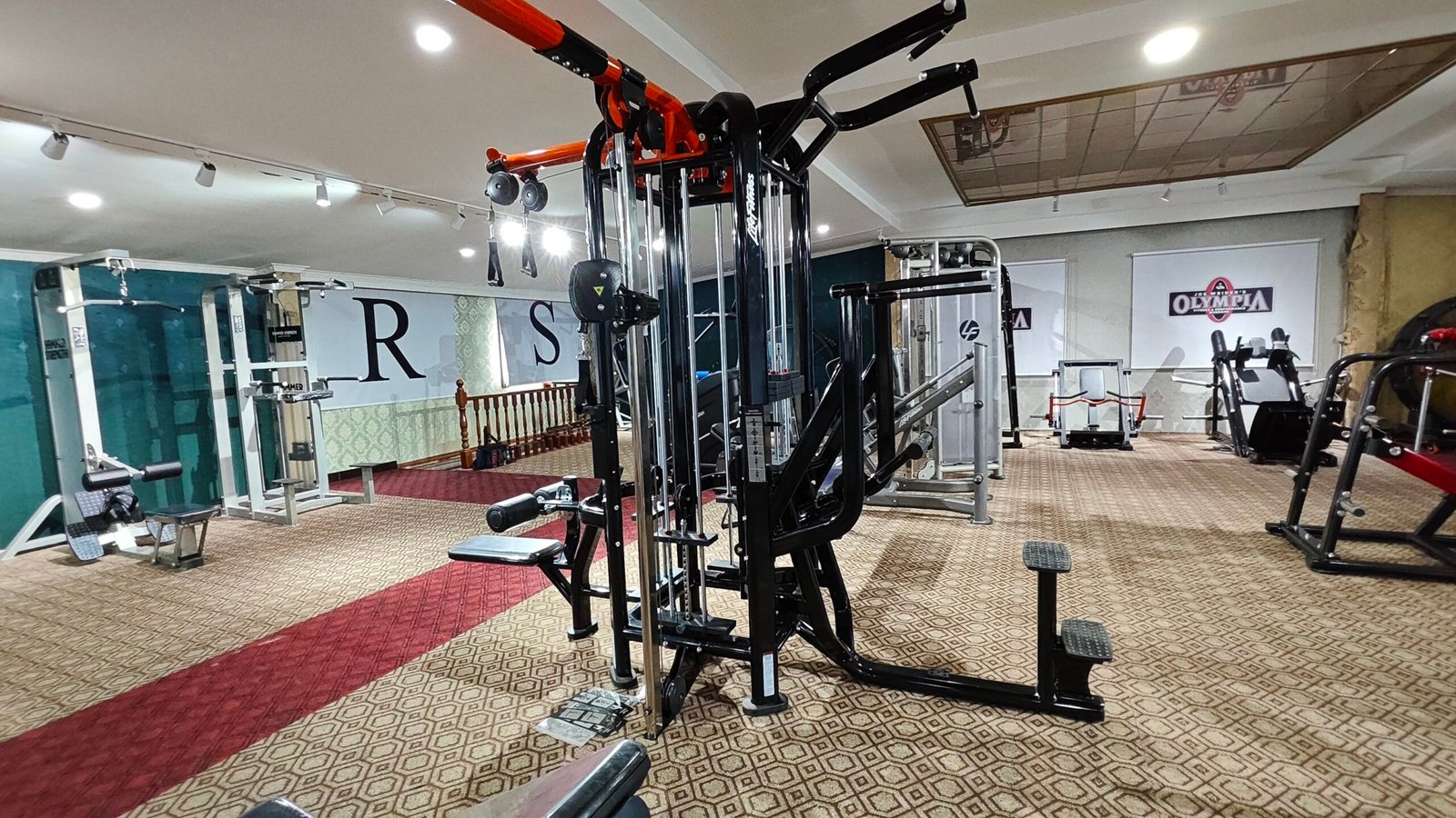 The Complete Guide to Commercial Fitness Equipment Sourcing, Distribution, and Facility Selection